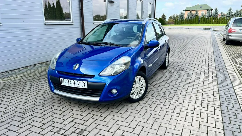 RENAULT Clio -
