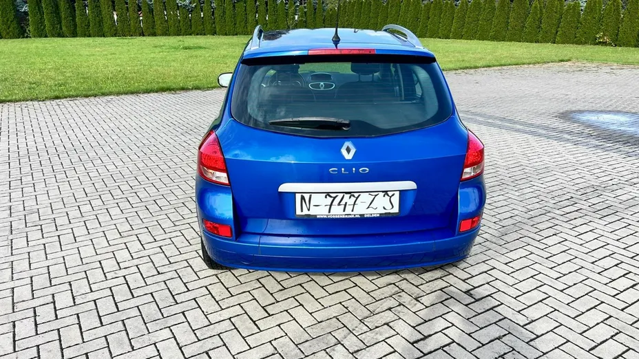 RENAULT Clio -