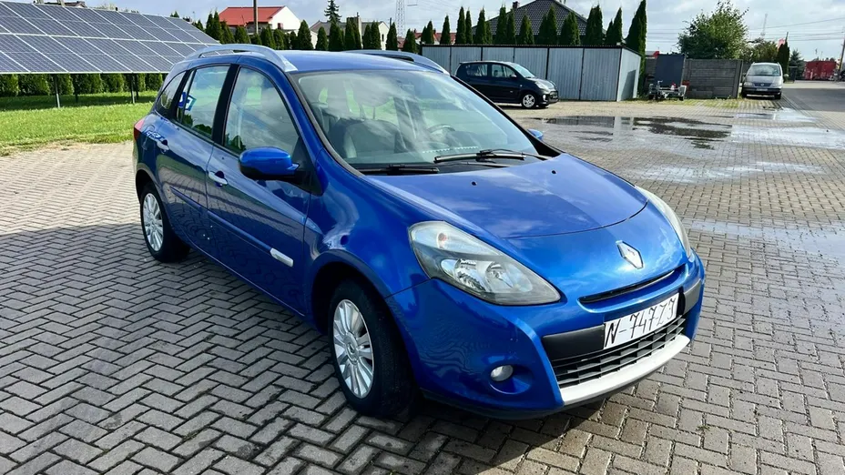 RENAULT Clio -