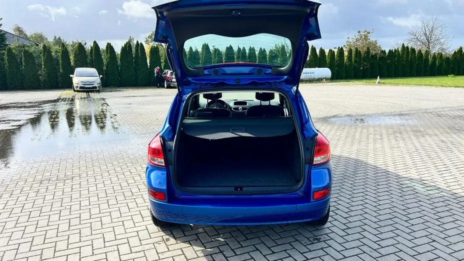 RENAULT Clio -