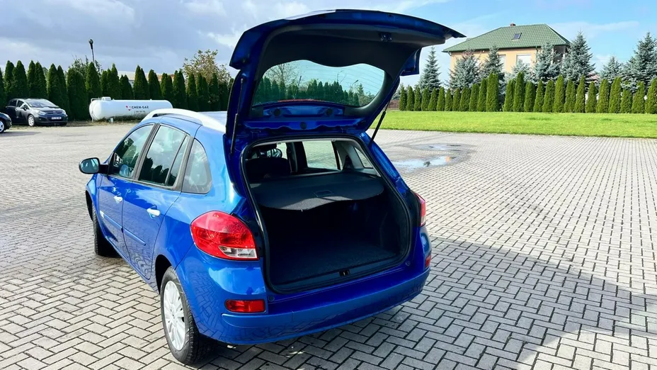RENAULT Clio -