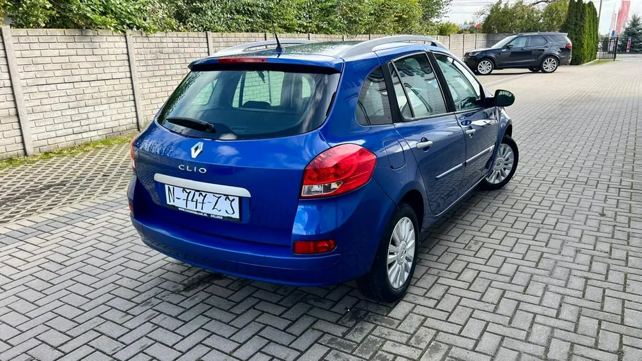 RENAULT Clio -