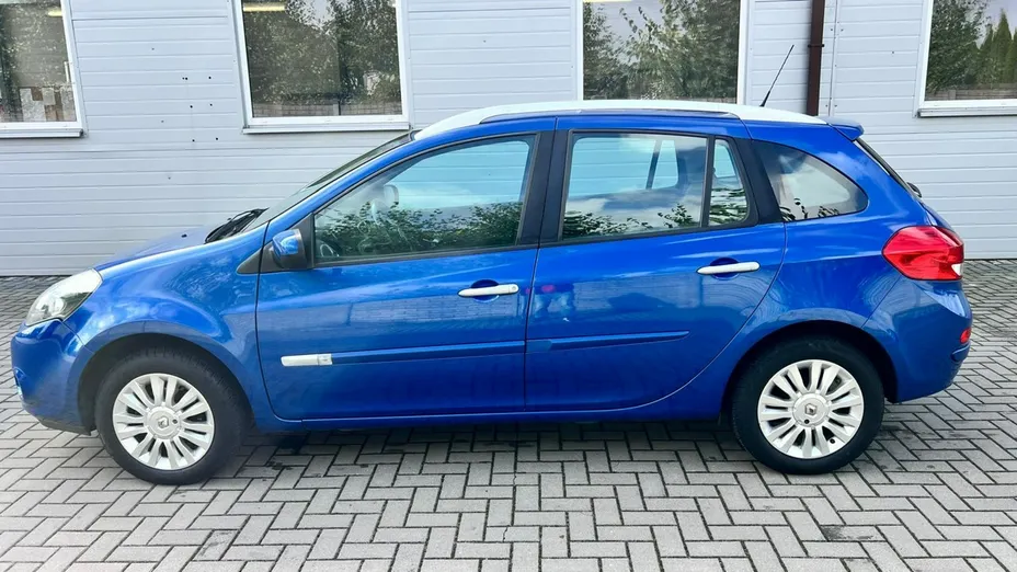 RENAULT Clio -