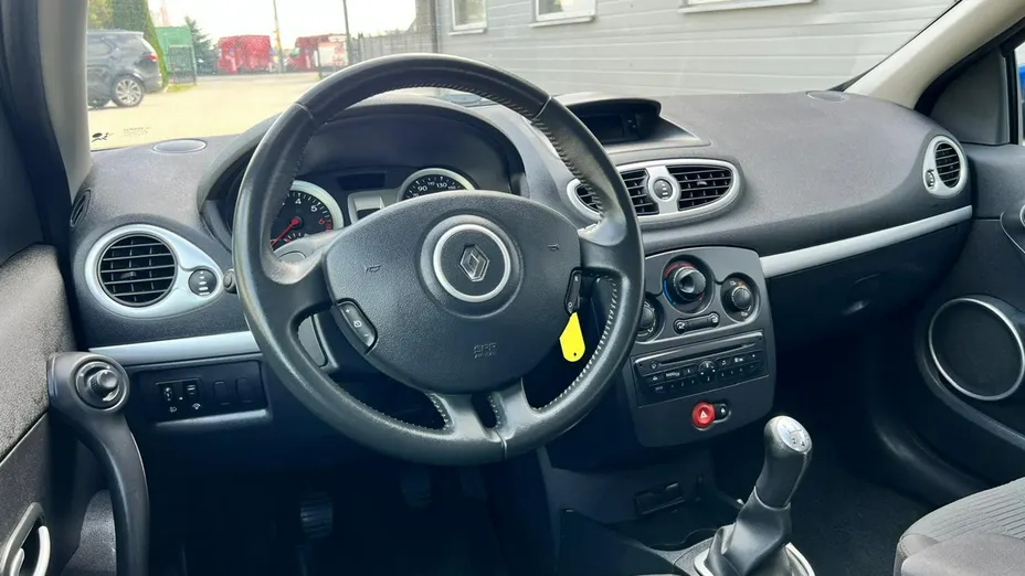 RENAULT Clio -