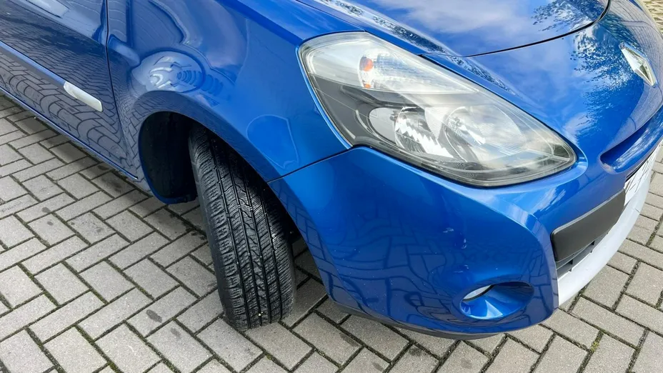 RENAULT Clio -