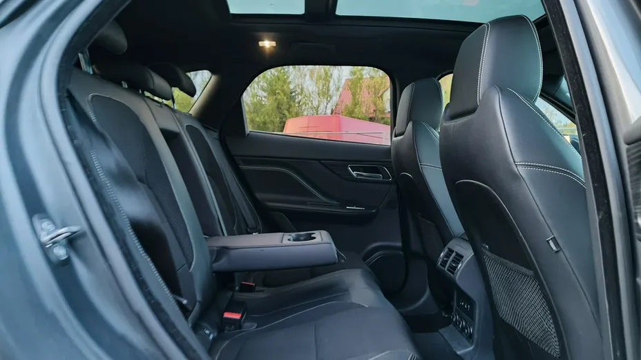 JAGUAR F-Pace -