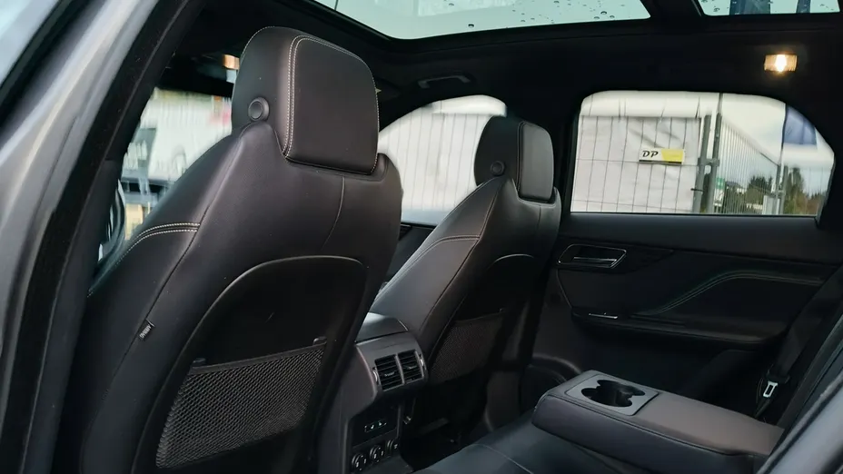JAGUAR F-Pace -