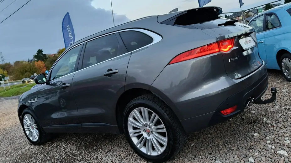 JAGUAR F-Pace -