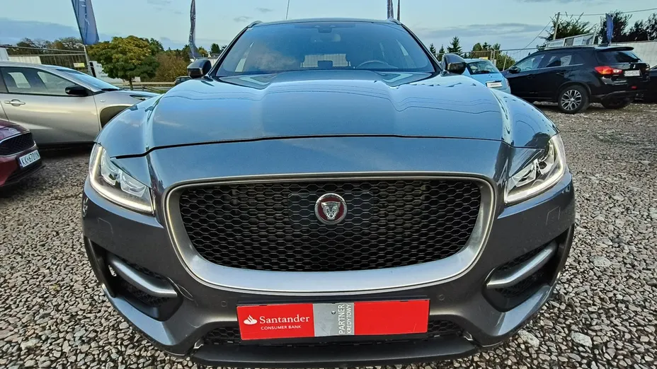 JAGUAR F-Pace -