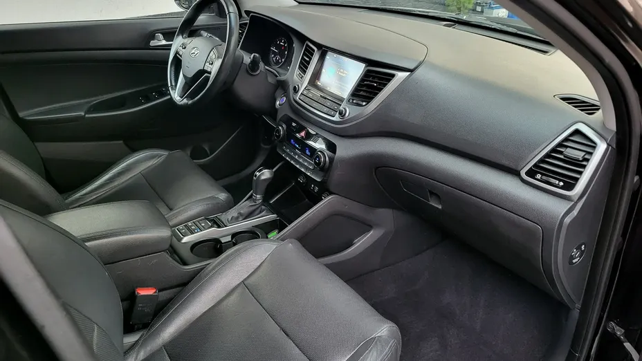 HYUNDAI Tucson -