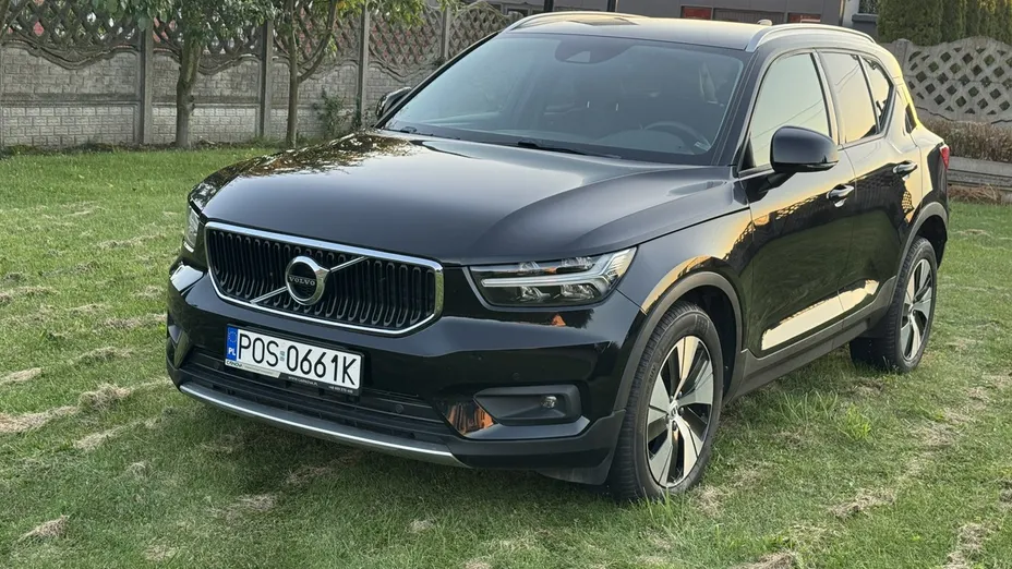 VOLVO XC40 -