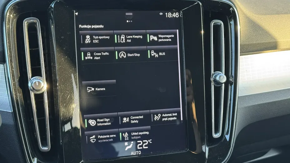 VOLVO XC40 -