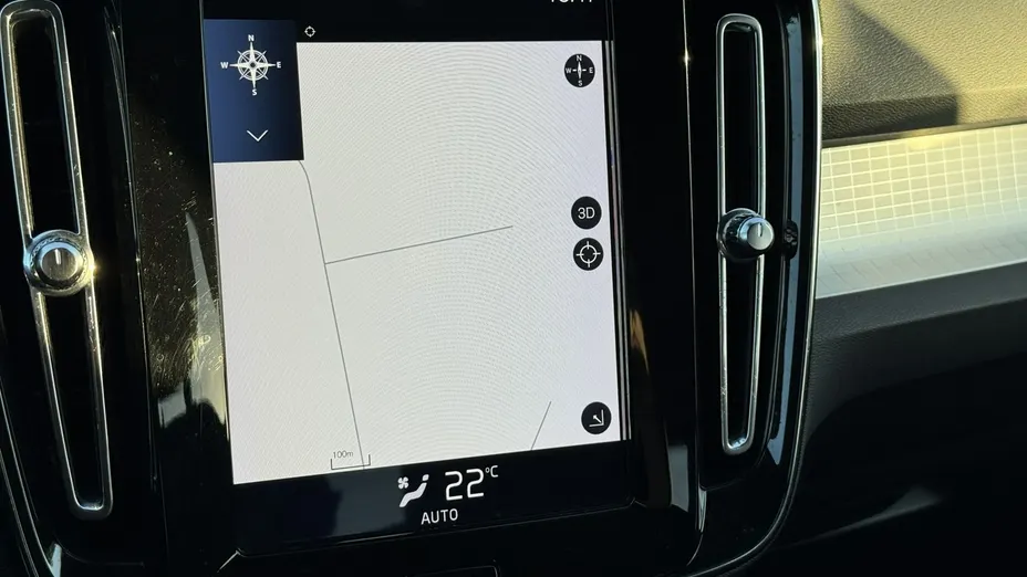 VOLVO XC40 -