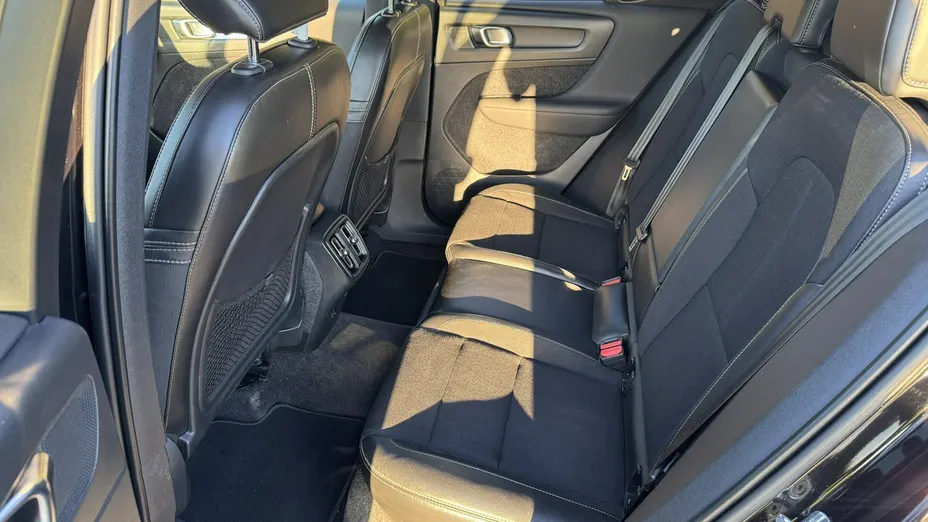 VOLVO XC40 -