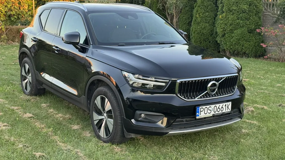 VOLVO XC40 -