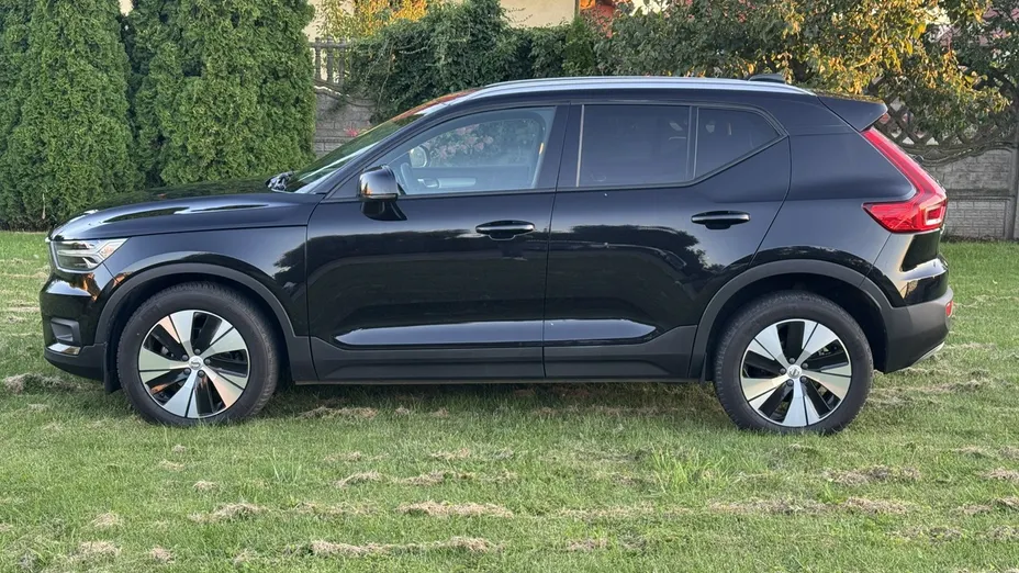 VOLVO XC40 -