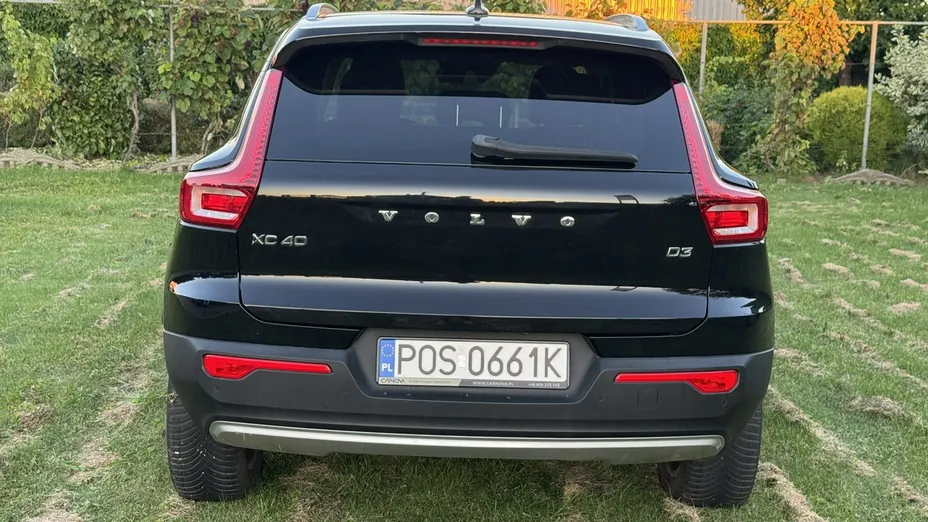 VOLVO XC40 -