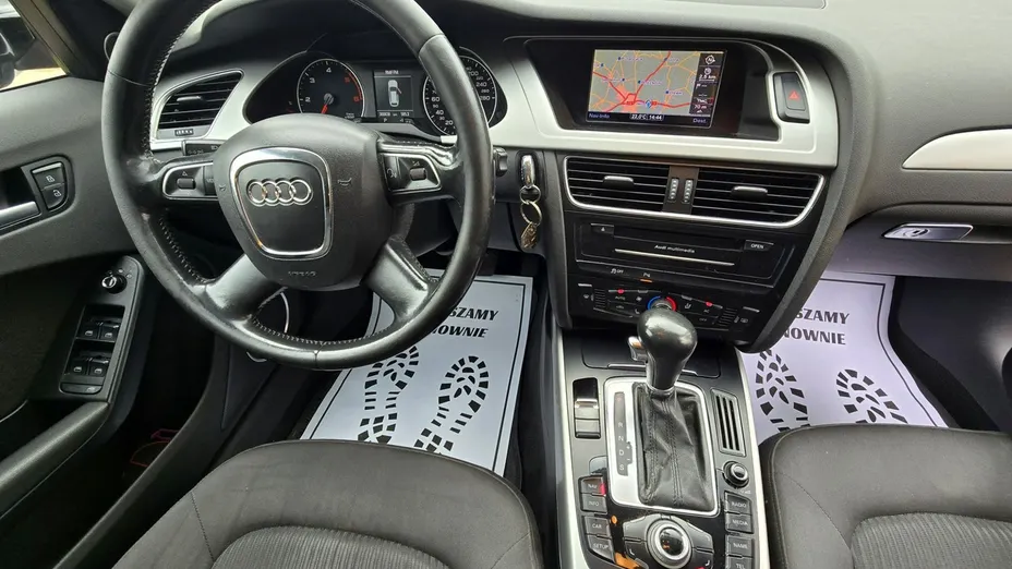 AUDI A4 -