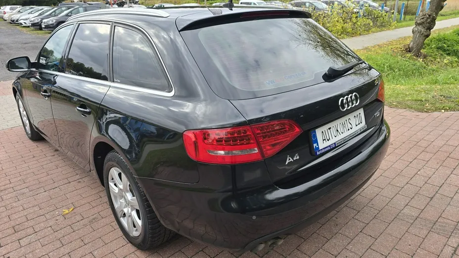 AUDI A4 -