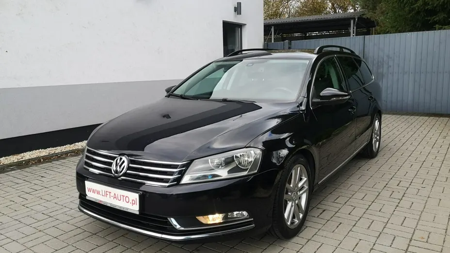 VOLKSWAGEN Passat -