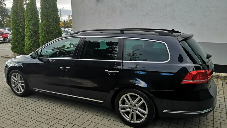 VOLKSWAGEN Passat -
