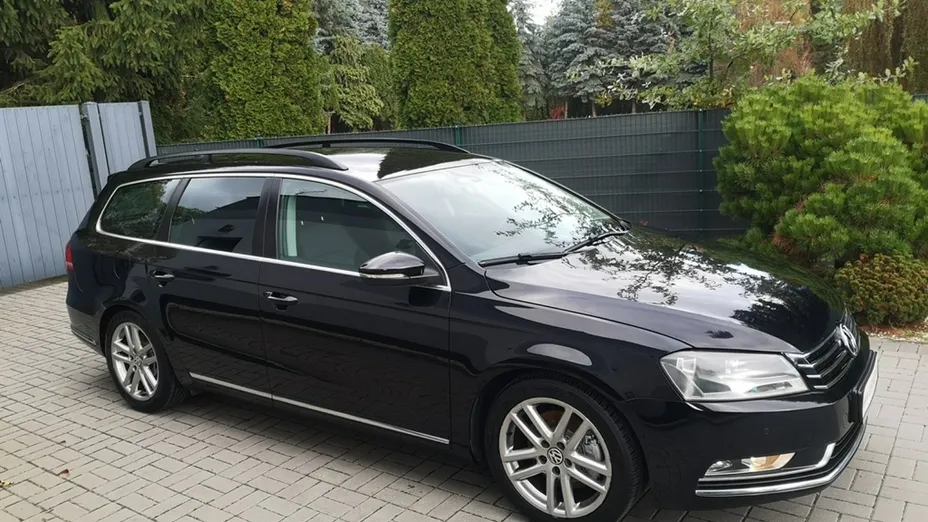 VOLKSWAGEN Passat -