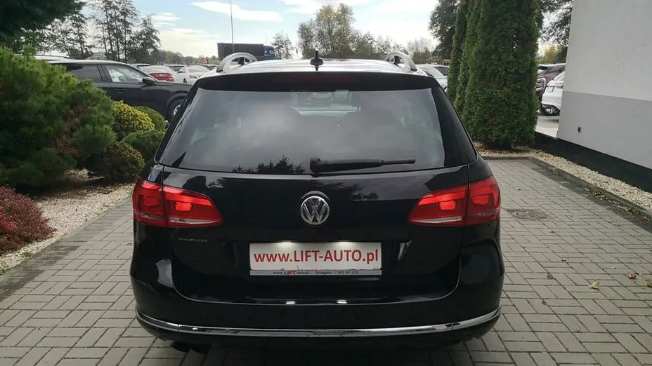 VOLKSWAGEN Passat -