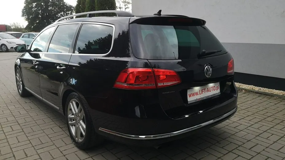 VOLKSWAGEN Passat -