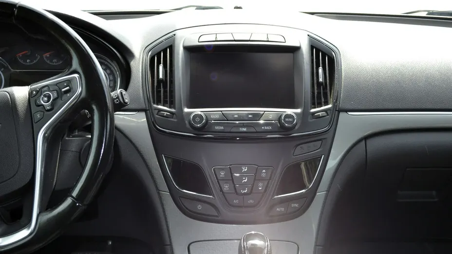 OPEL Insignia -
