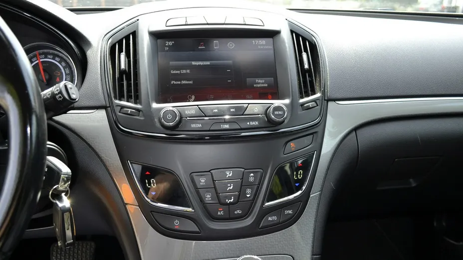 OPEL Insignia -