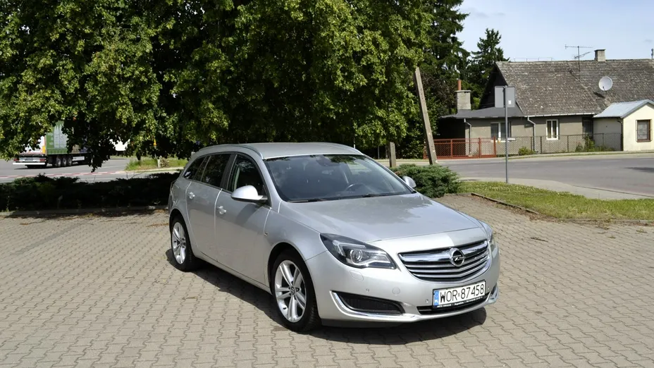 OPEL Insignia -