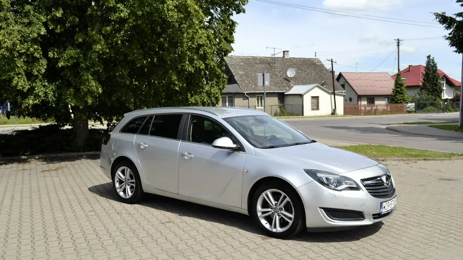 OPEL Insignia -