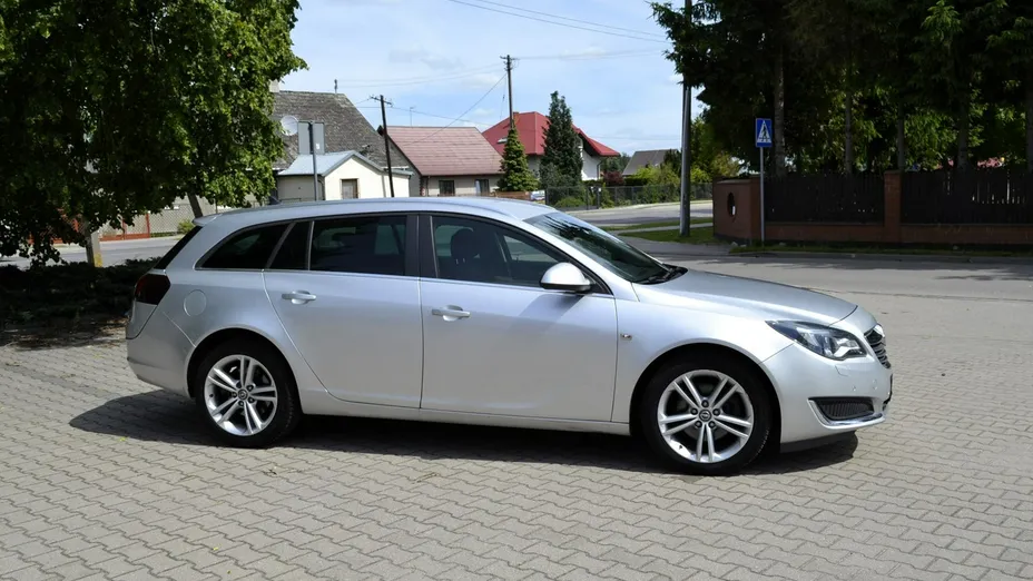 OPEL Insignia -