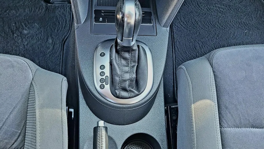VOLKSWAGEN Touran -