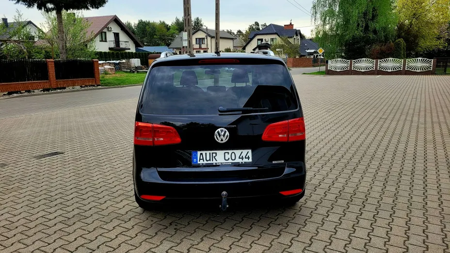 VOLKSWAGEN Touran -