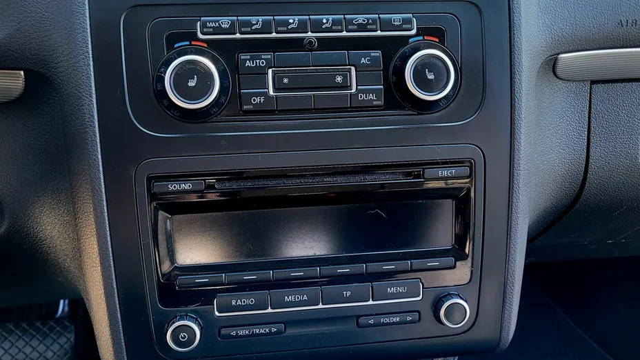 VOLKSWAGEN Touran -