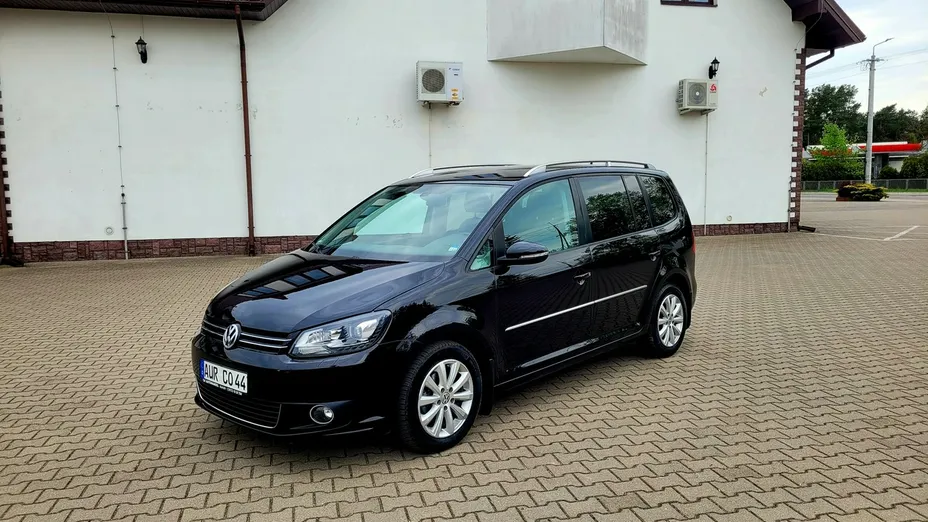 VOLKSWAGEN Touran -