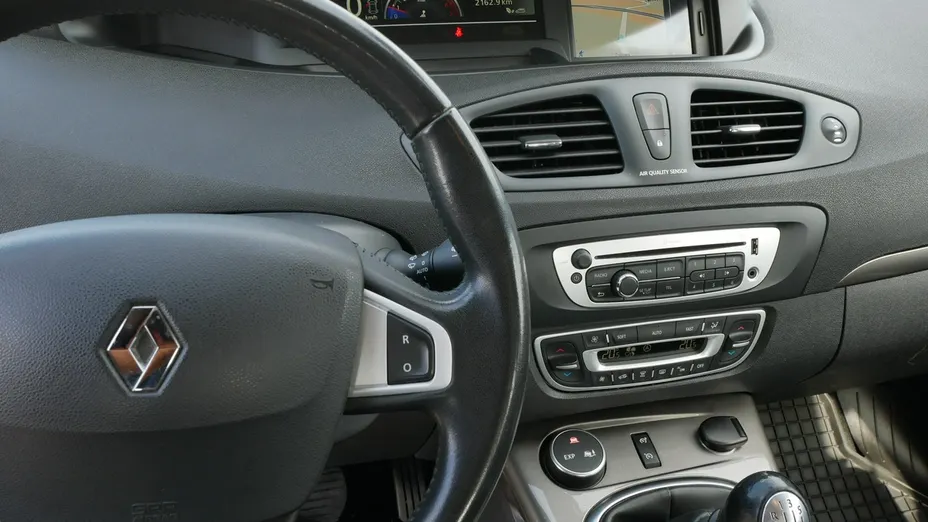 RENAULT Scenic -