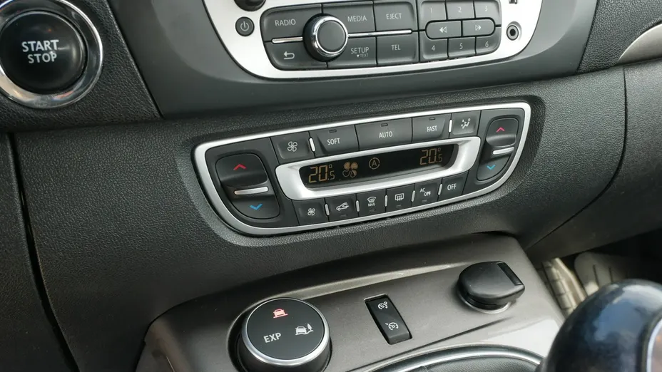 RENAULT Scenic -