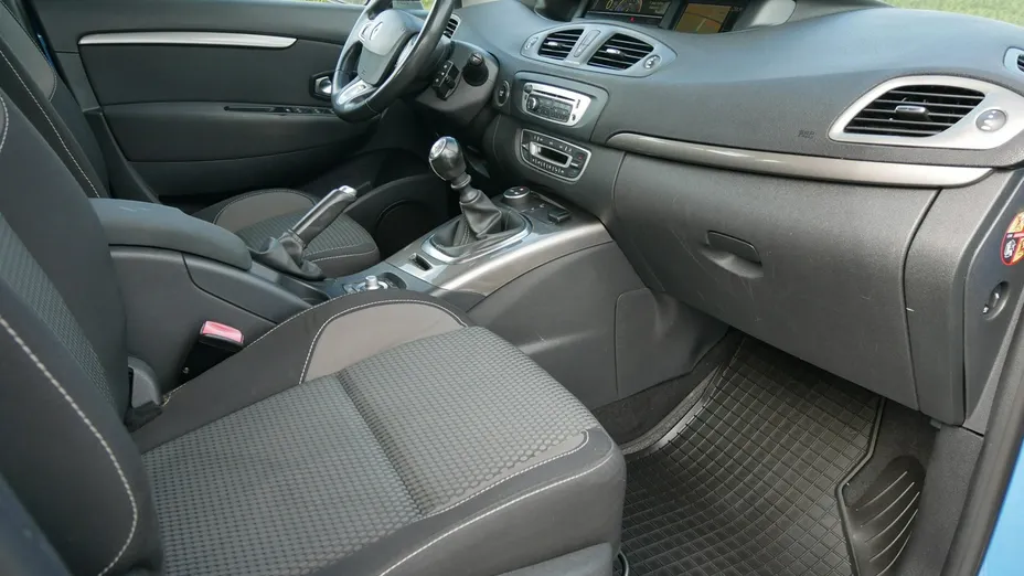RENAULT Scenic -