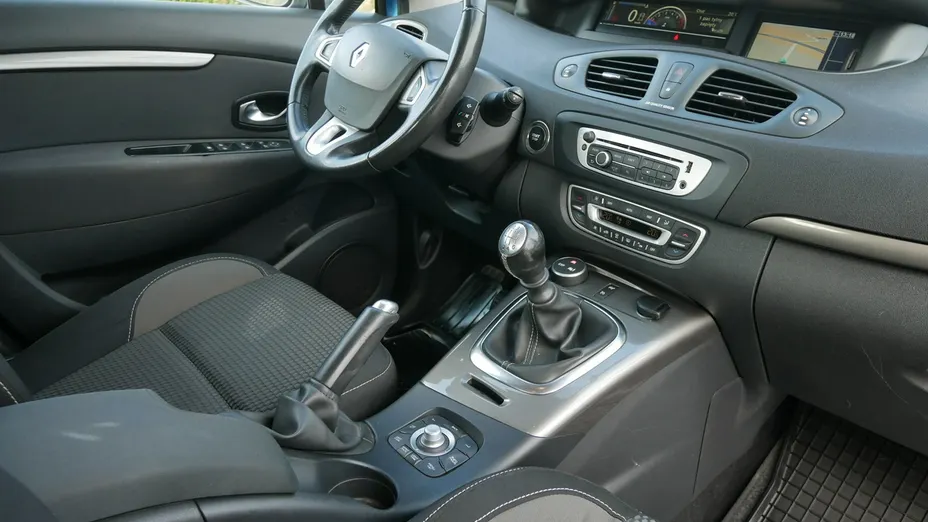 RENAULT Scenic -