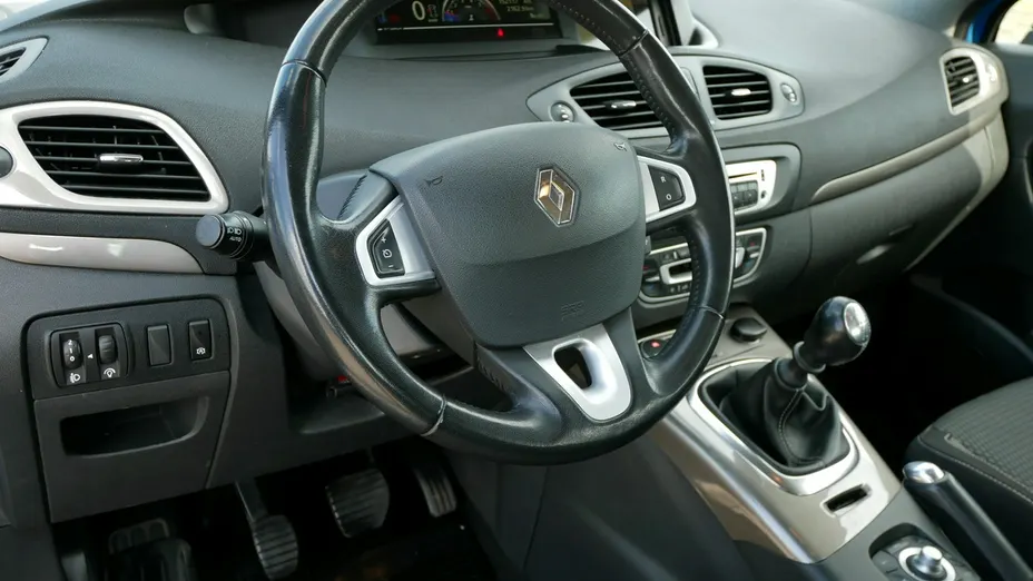 RENAULT Scenic -