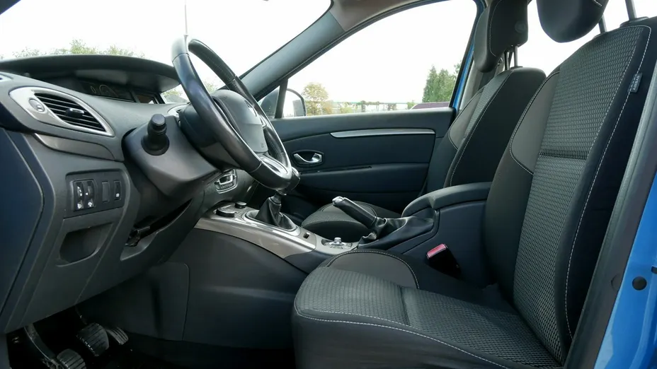 RENAULT Scenic -