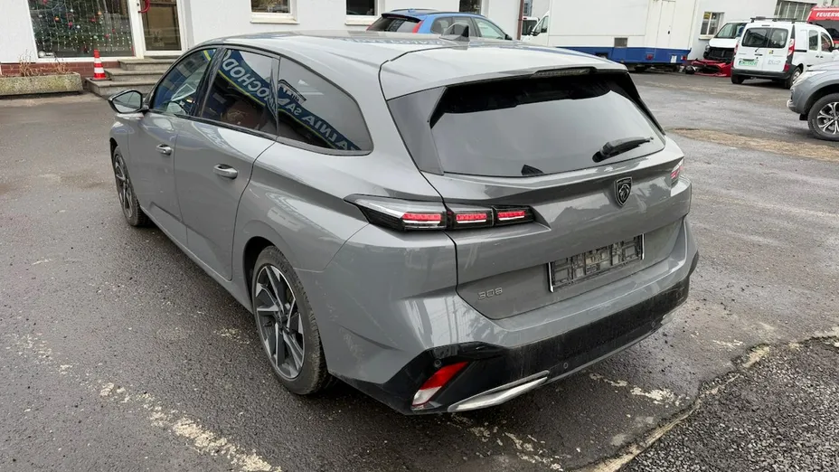 PEUGEOT 308 -