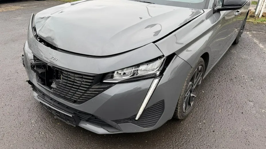 PEUGEOT 308 -