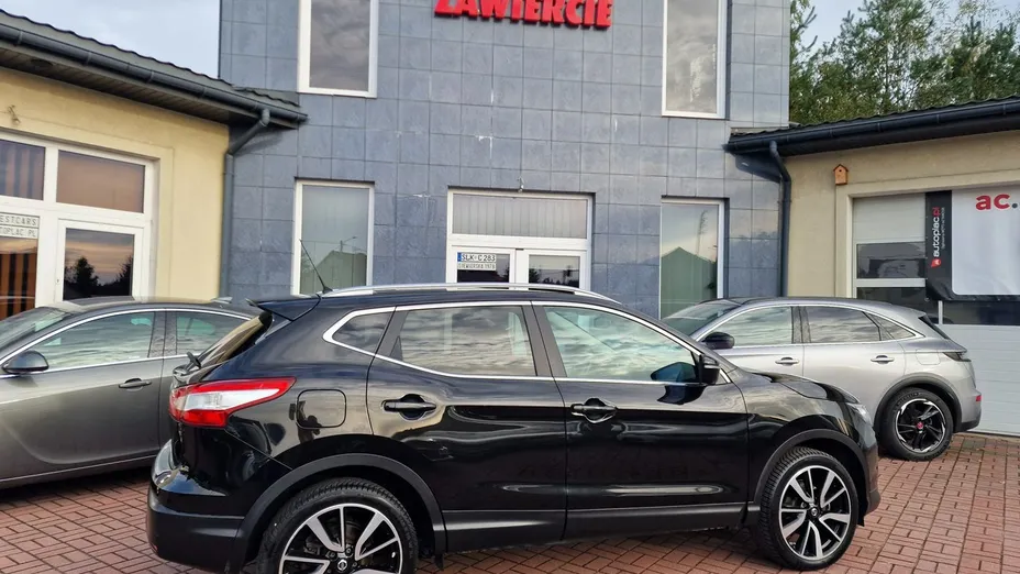 NISSAN Qashqai -