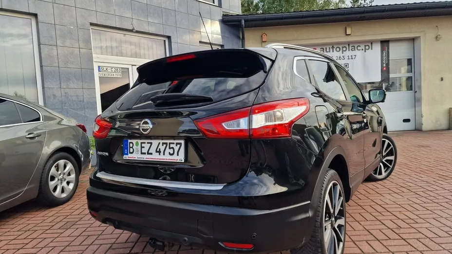 NISSAN Qashqai -