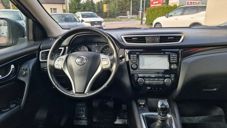 NISSAN Qashqai -
