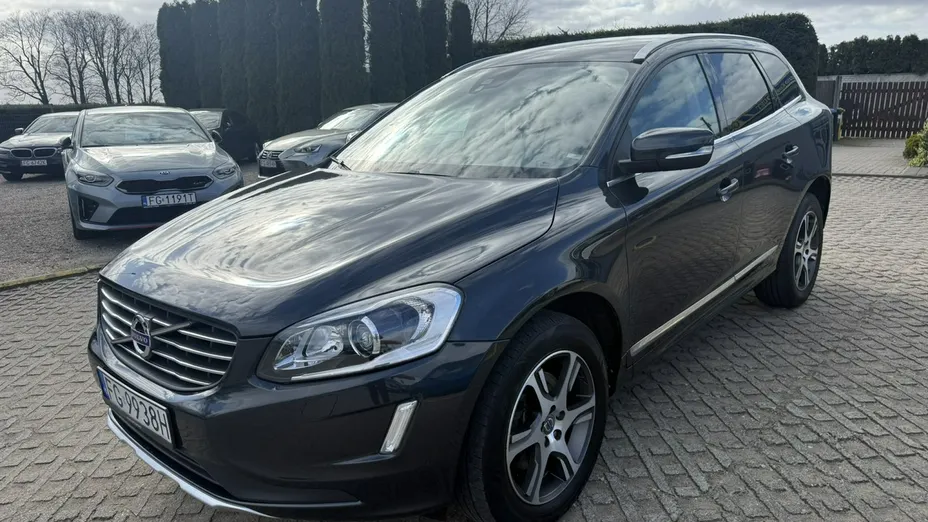 VOLVO XC60 -