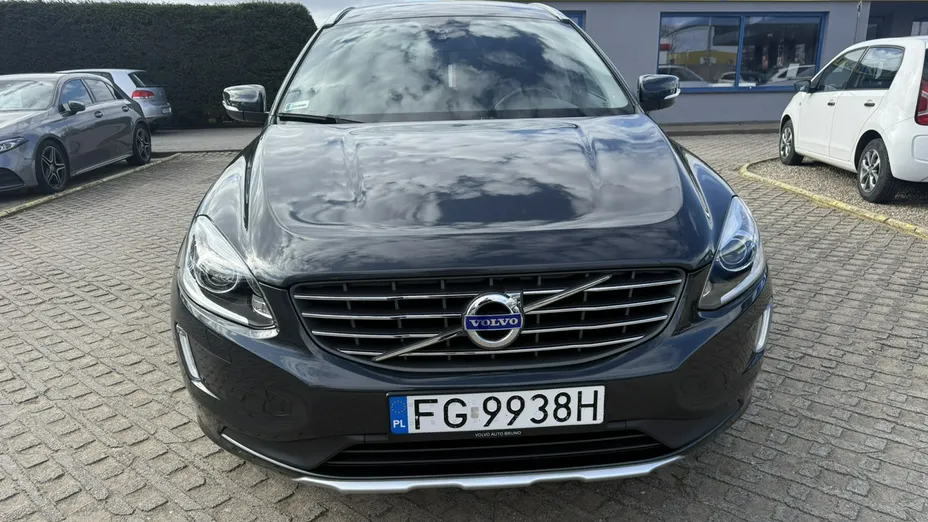 VOLVO XC60 -